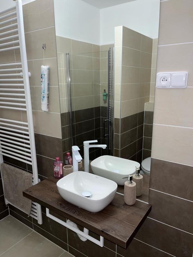 Apartmany Nezarka A Privatni Wellness Jindrichuv Hradec Exterior photo