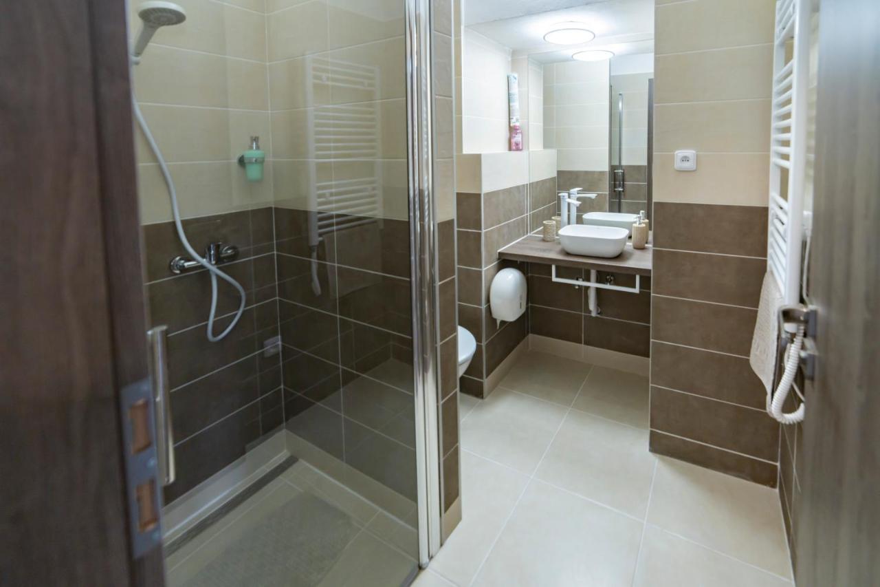 Apartmany Nezarka A Privatni Wellness Jindrichuv Hradec Exterior photo