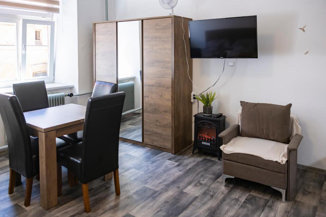 Apartmany Nezarka A Privatni Wellness Jindrichuv Hradec Exterior photo