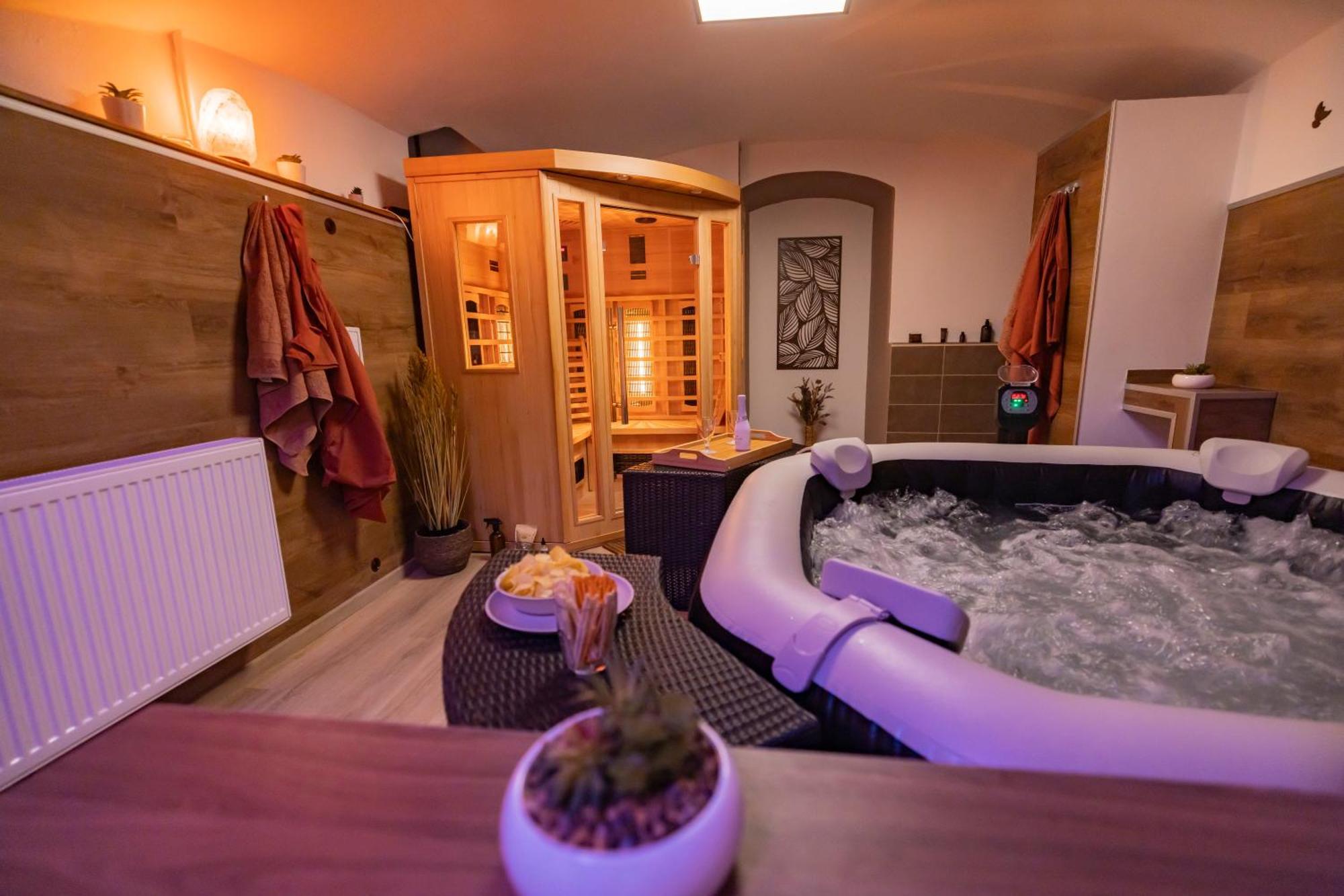 Apartmany Nezarka A Privatni Wellness Jindrichuv Hradec Exterior photo